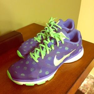 COPY - Nike polka dot sneakers